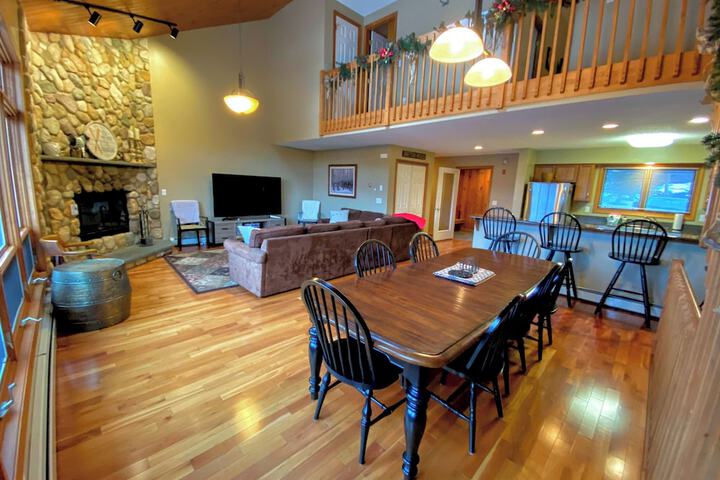 V3 Gorgeous Ski-in Mountain View Townhouse With Amazing Views in Bretton Woods