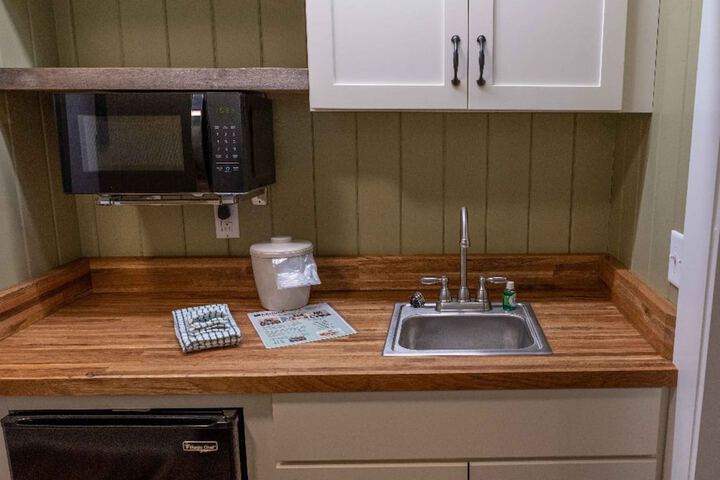 Kanuga Inn & Lodging