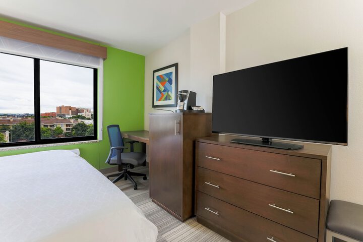 Room 18 of 38