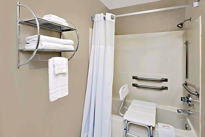 Econo Lodge Canton North