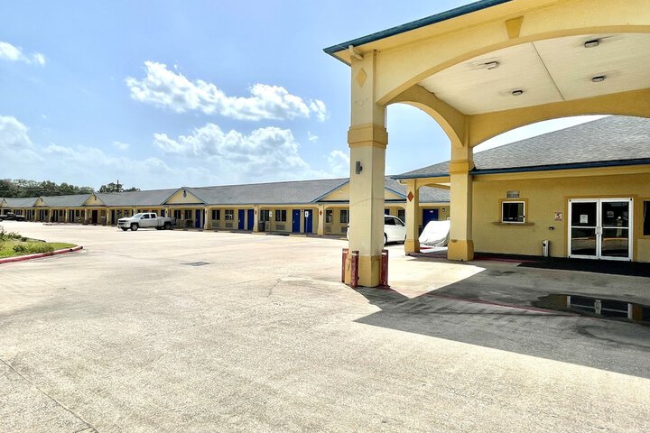 Luxury Inn & Suites Liberty