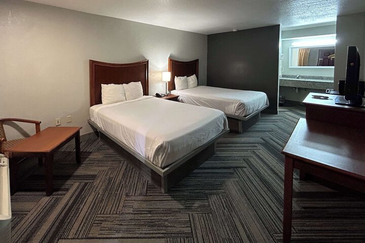 Room 11 of 12