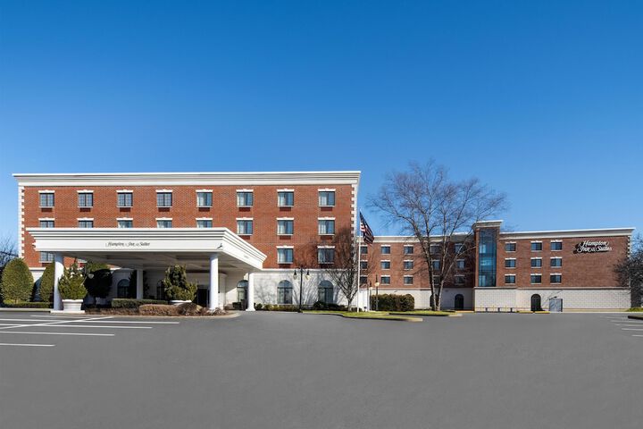 Hampton Inn & Suites Rockville Centre