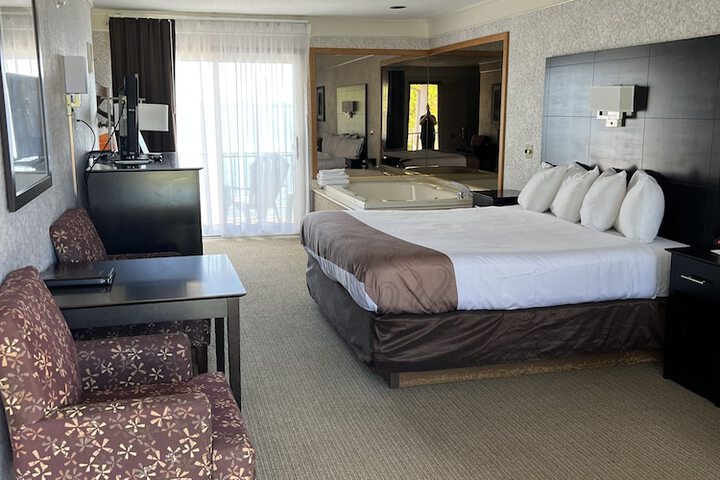 Room 33 of 53