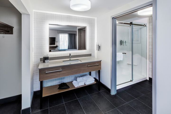 Hampton Inn & Suites by Hilton Tomball Houston NW
