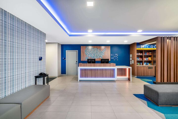 Microtel Inn & Suites by Wyndham Hot Springs