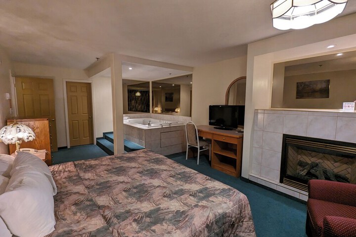 Room 46 of 82
