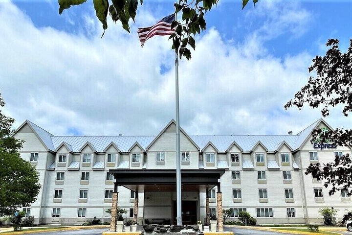 Hotel 6 of 109
