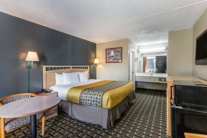 Room 15 of 34