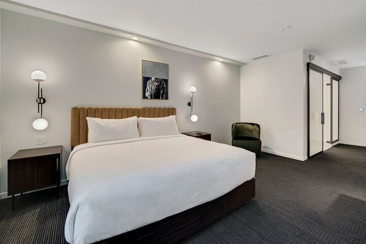 Room 82 of 104