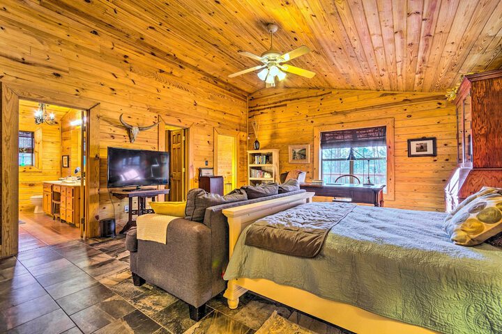 Pet-friendly Cabot Cabin w / Fenced Yard!