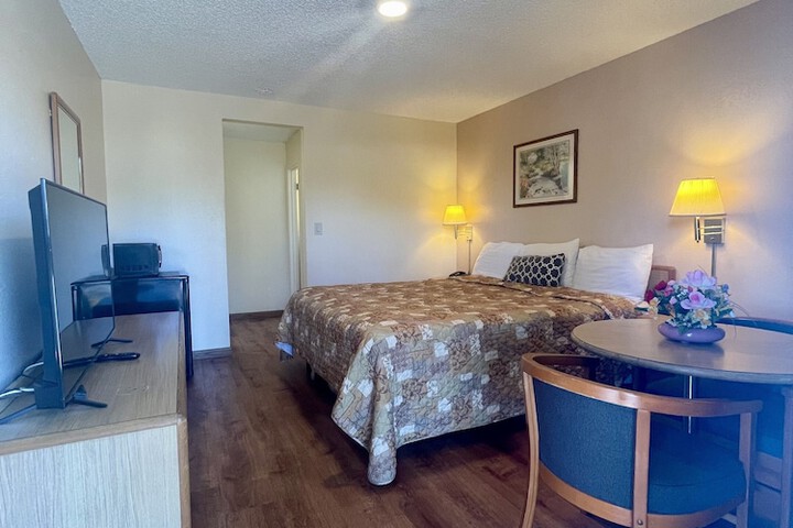 Room 11 of 22