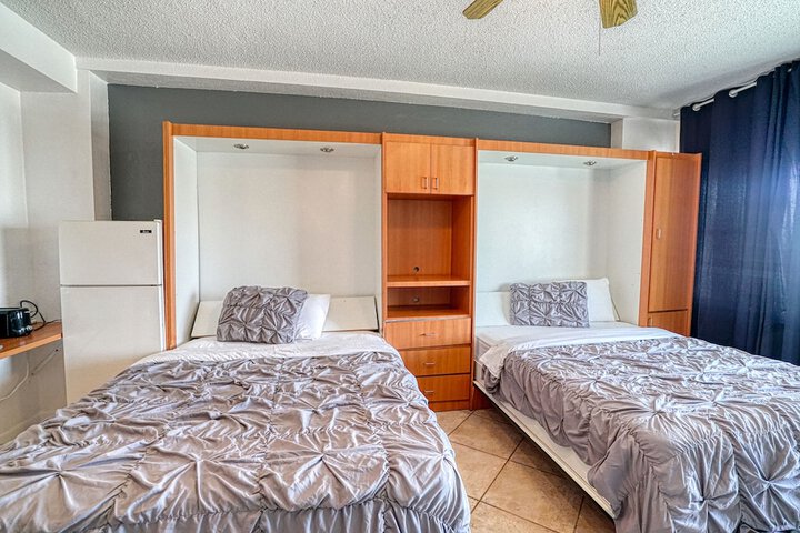 Room 73 of 242