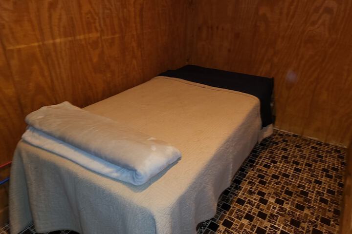 Room 34 of 40
