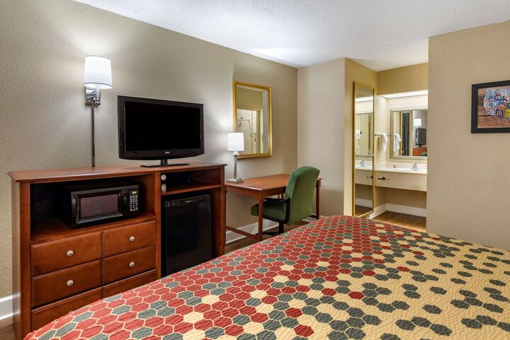 Room 11 of 23