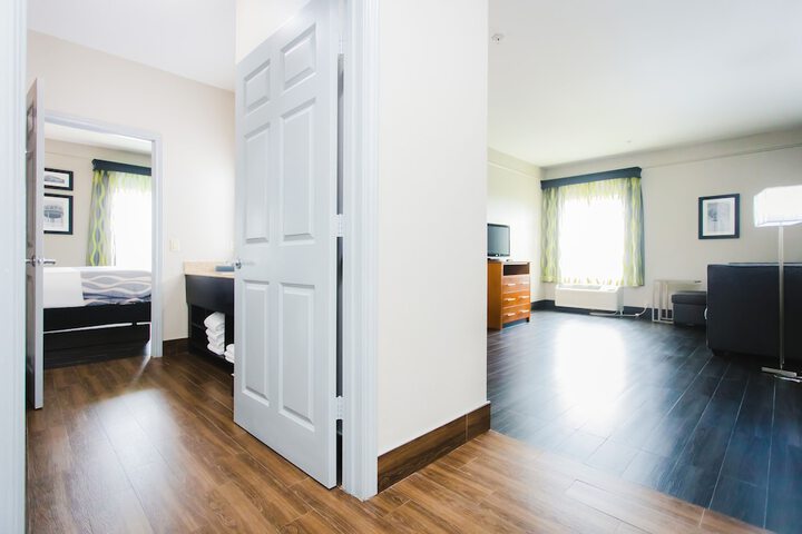 Room 25 of 32