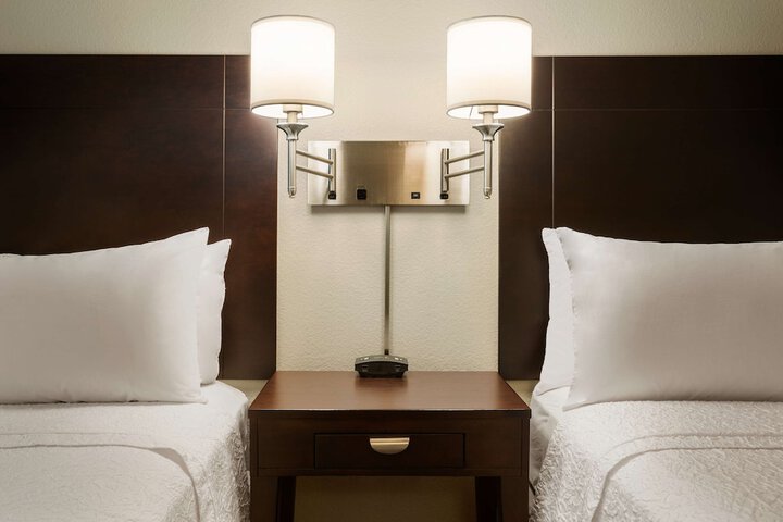 Room 26 of 38