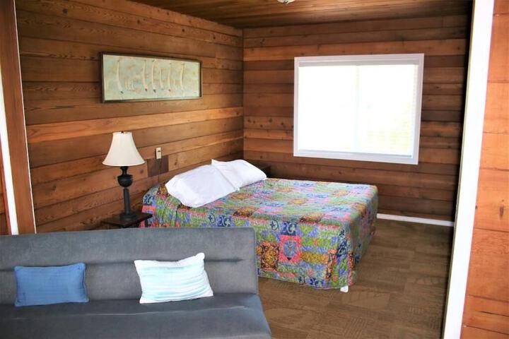 Room 33 of 46