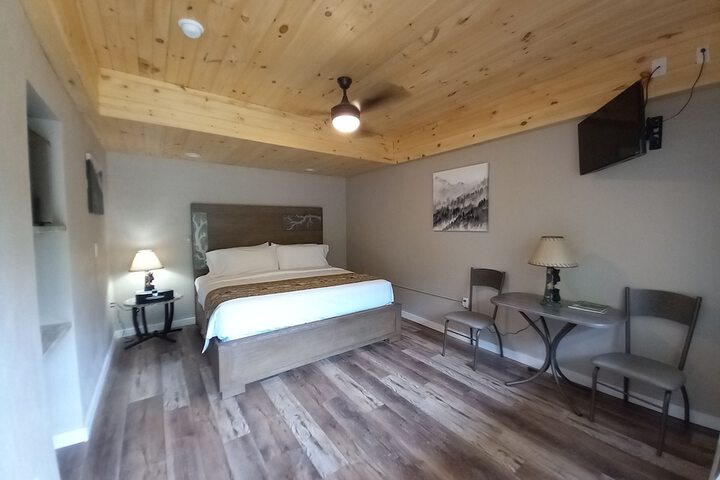 The Carter Lodge on the River