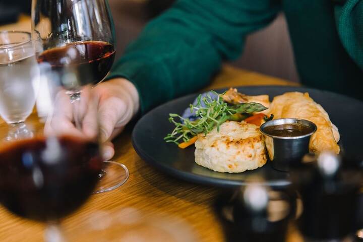 Dining 86 of 141