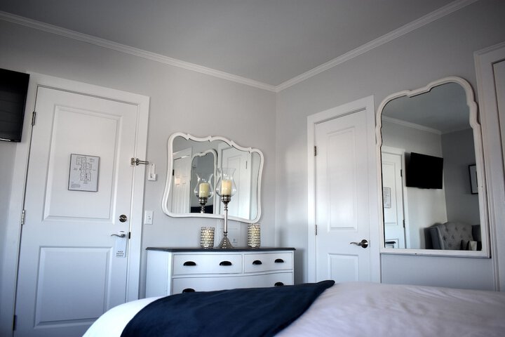 Room 108 of 183