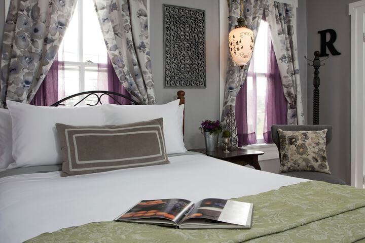 1825 Inn Bed and Breakfast