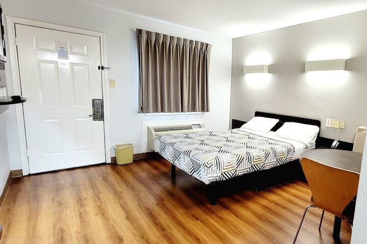 Room 17 of 31