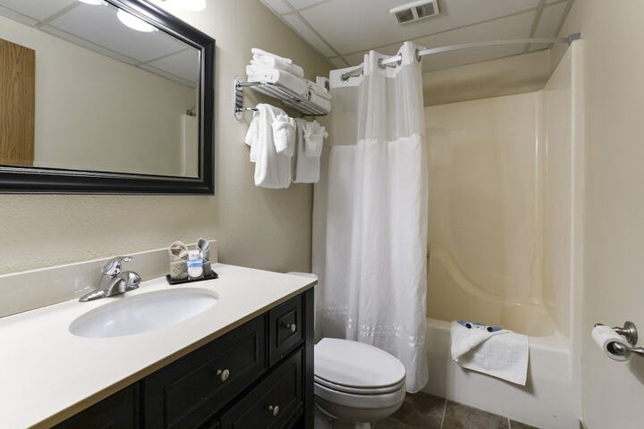 Room 16 of 33