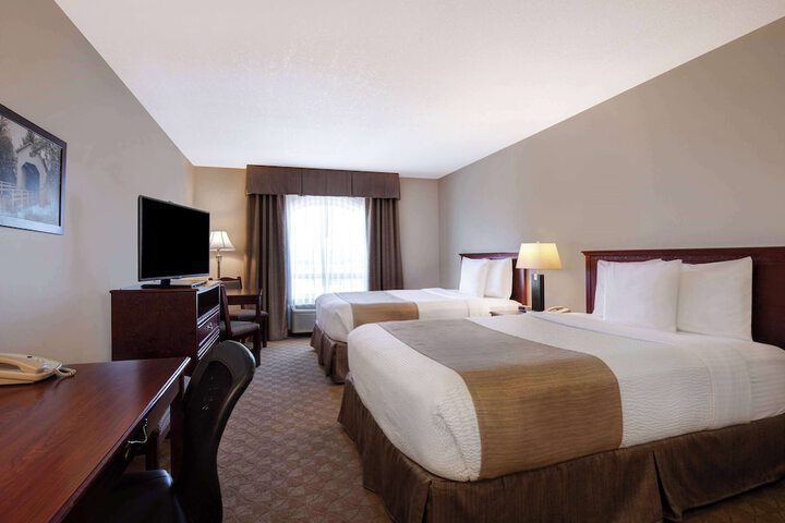 Days Inn by Wyndham Dawson Creek