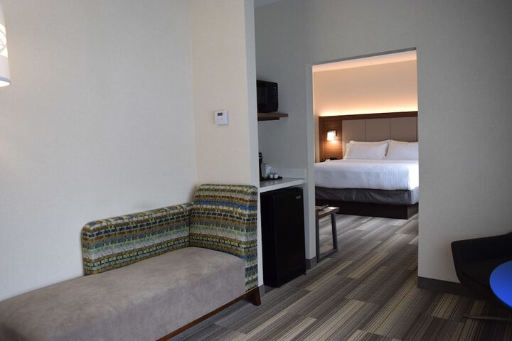 Room 63 of 91