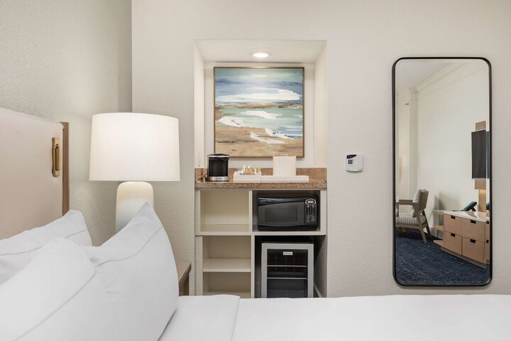 Room 133 of 172