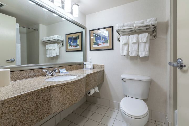 Wingate by Wyndham Charlotte Speedway / Concord