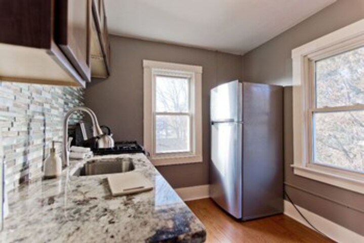 Amazing 5 Bedroom Downtown Ferndale House
