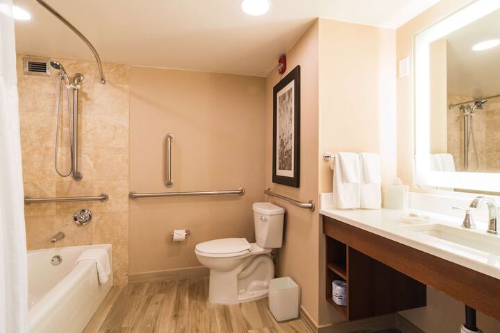 Room 42 of 161