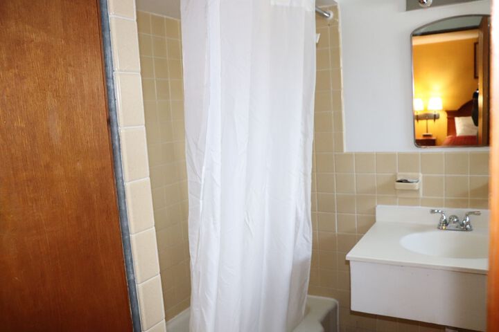 Room 46 of 48