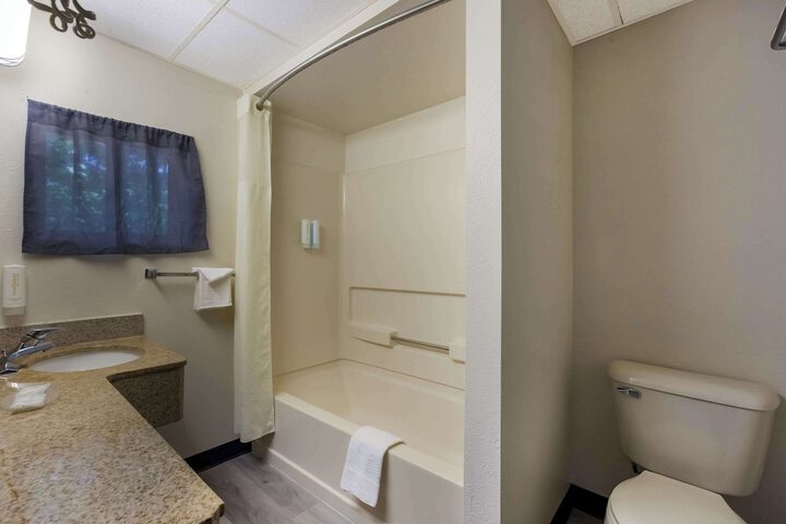 Room 16 of 24