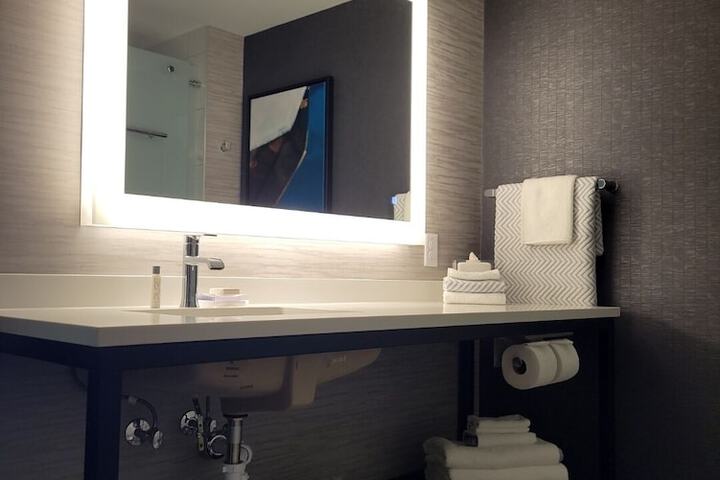 Cambria Hotel Niagara Falls