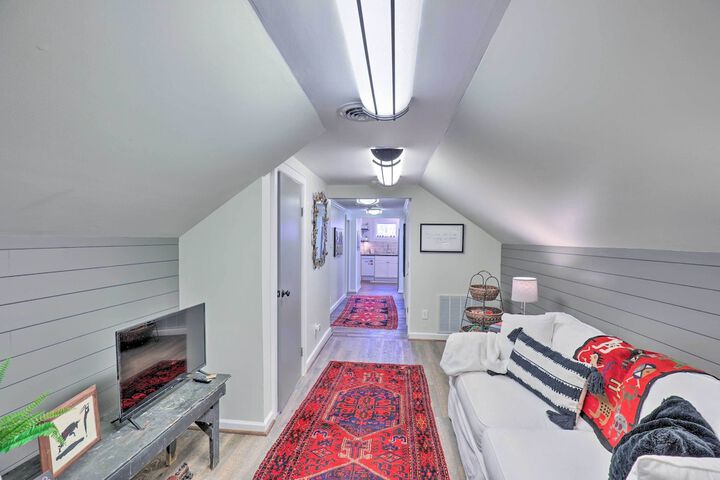 Charming & Walkable Fairport Village Apartment!
