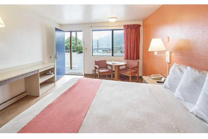 Motel 6 Gold Beach OR