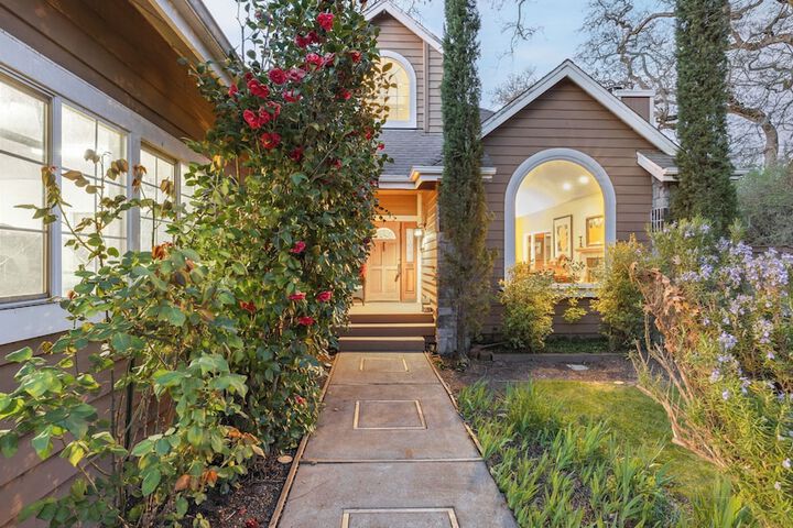 Valley of the Moon by Avantstay Tranquil Escape Large Yard w / Hot Tub & Fire Pit