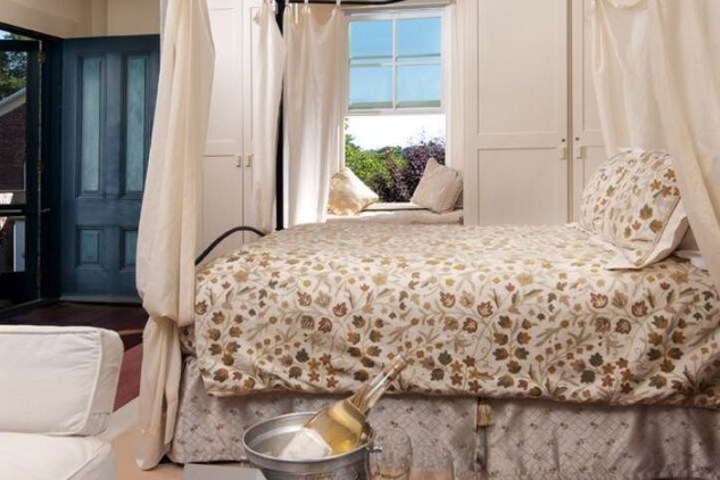 Room 8 of 28