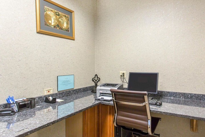 Business Center 39 of 39