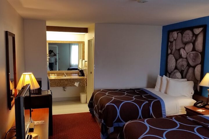 Room 18 of 46