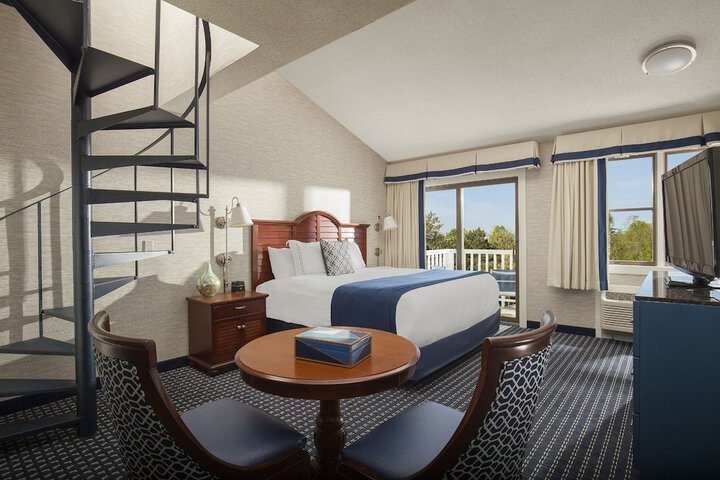 Room 32 of 47