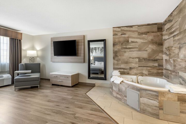 Room 30 of 51