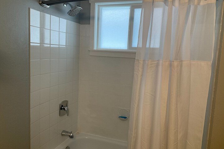 Room 64 of 86