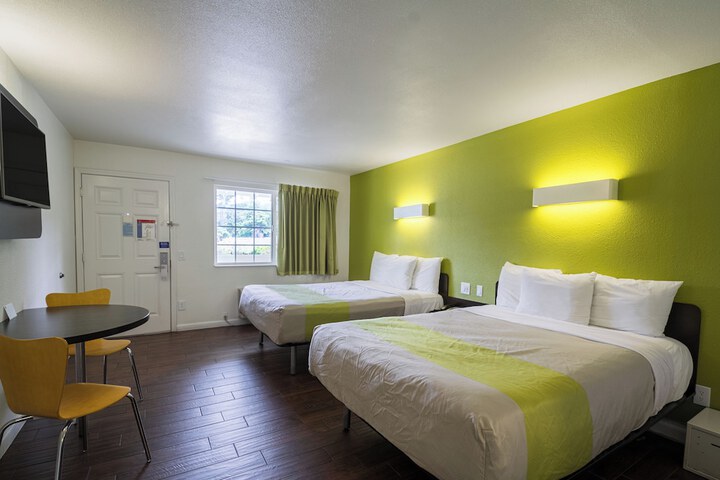 Room 40 of 43
