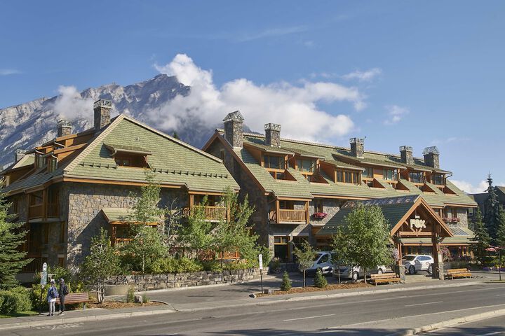 Hotel 2 of 115