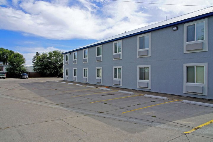 Hotel 2 of 77