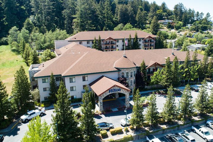 Hotel 5 of 77